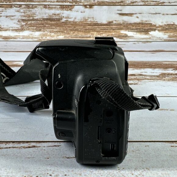 Canon EOS 350D Digital DSLR Camera - Black (Body Only Untested ) - Picture 4 of 6